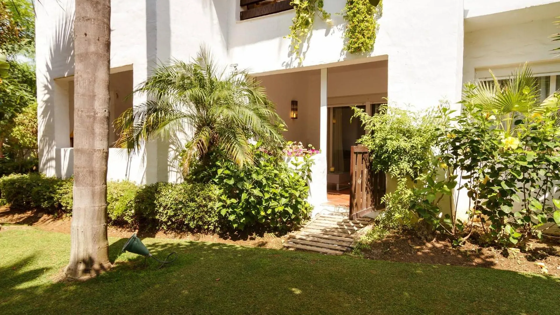Avalon Apt Costalita Close To The Beach And Golf Estepona Apartment